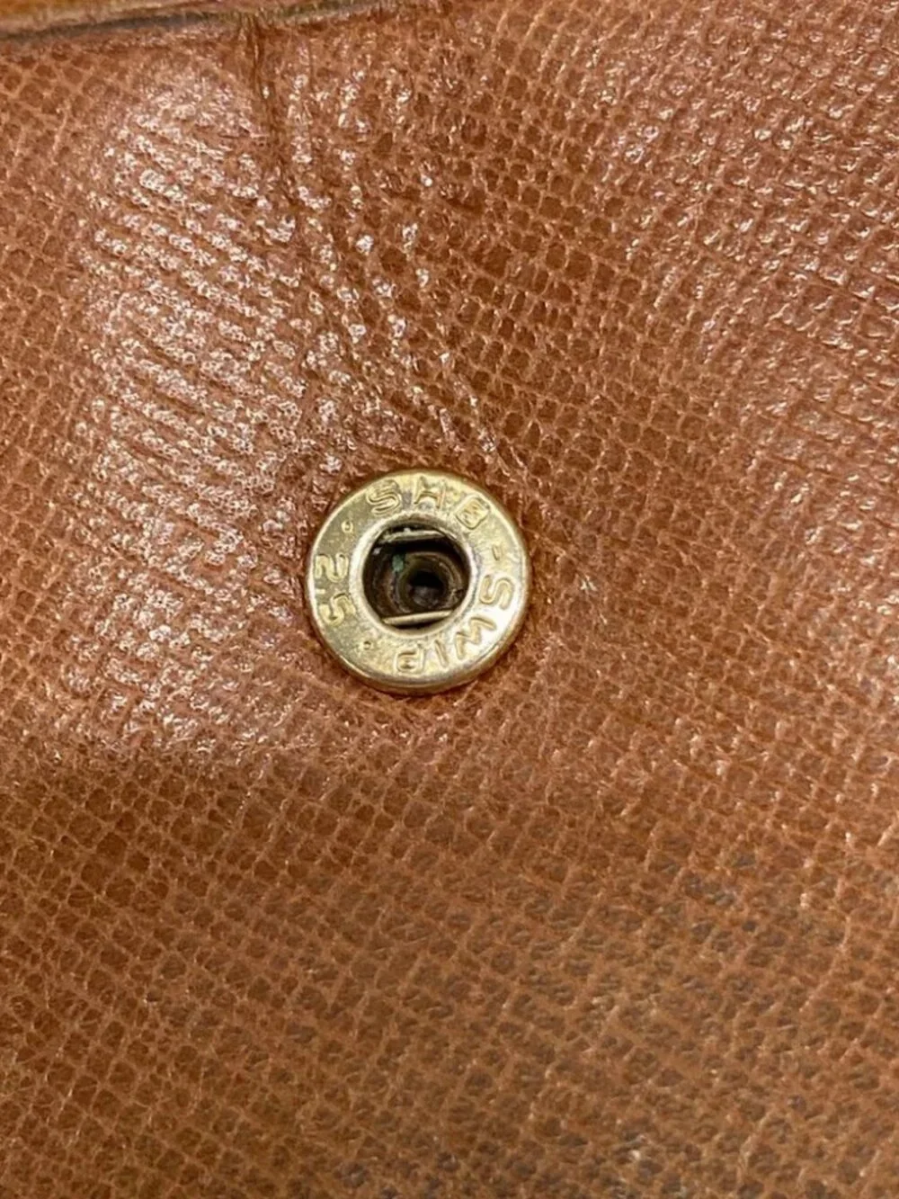 Louis Vuitton accessories	none note	